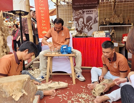Vitality of Vietnamese craft villages in capital city